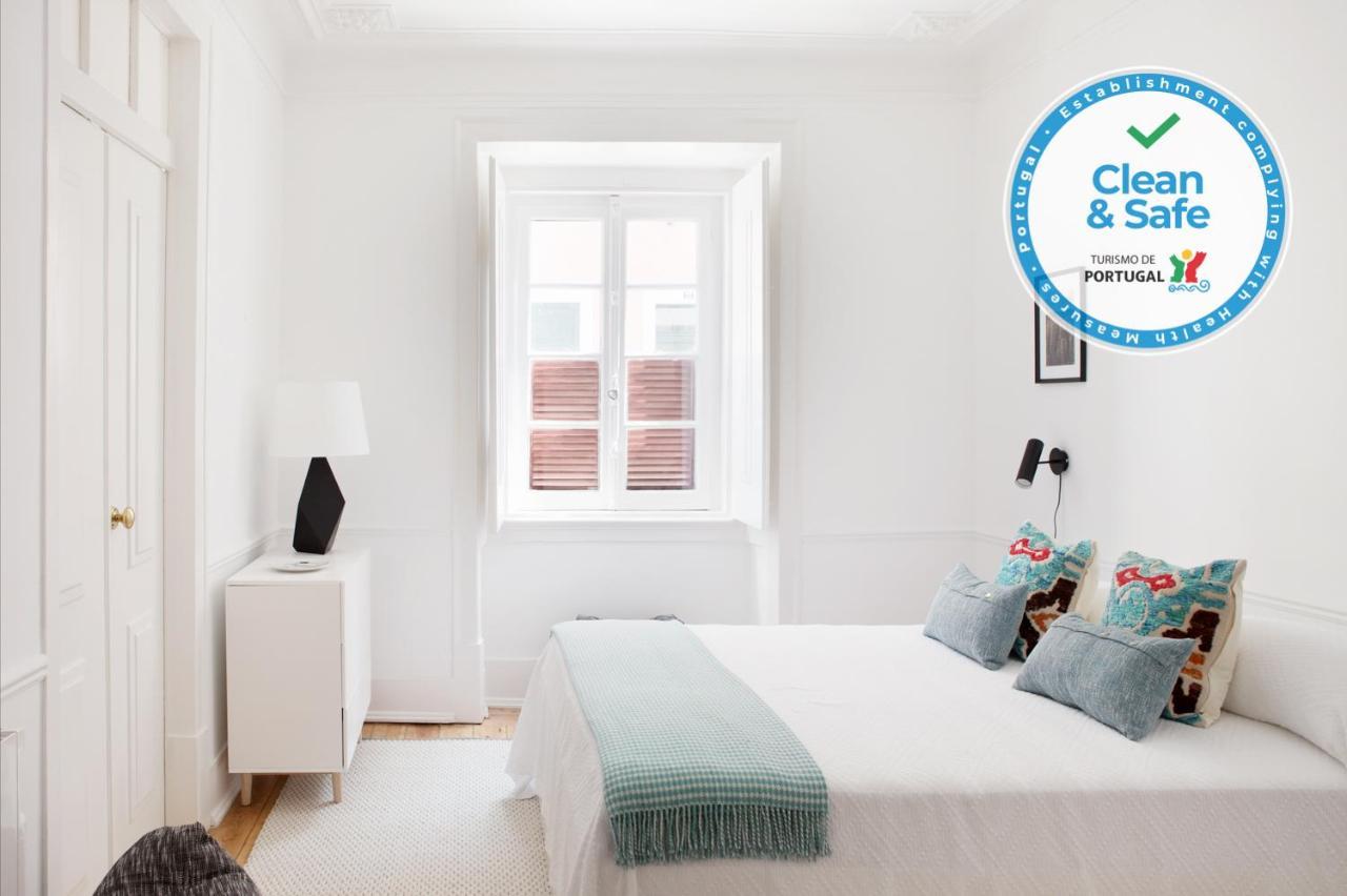 Renovated Charming Apartment With Terrace In Lapa Lisbona Esterno foto