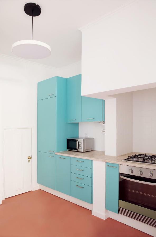 Renovated Charming Apartment With Terrace In Lapa Lisbona Esterno foto