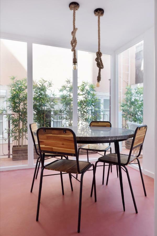 Renovated Charming Apartment With Terrace In Lapa Lisbona Esterno foto