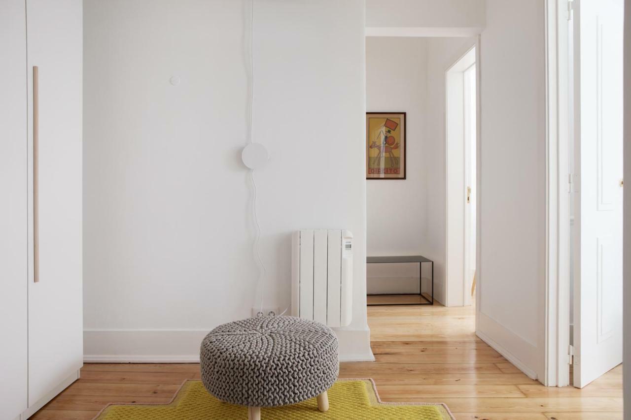 Renovated Charming Apartment With Terrace In Lapa Lisbona Esterno foto